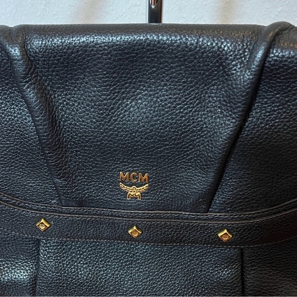 3027 MCM Black Leather Shoulder Bag - Picture 2 of 8